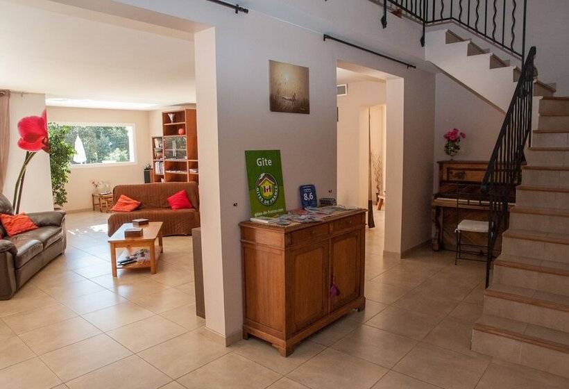 민박 Le Mas Pinede