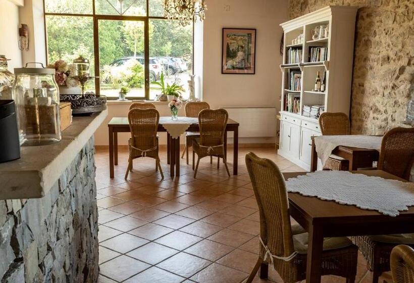 Bed and Breakfast Les Tilleuls D Elisée