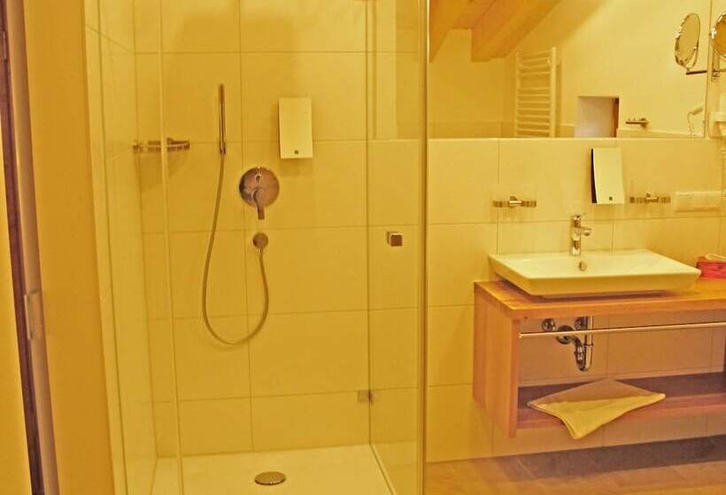 Bed and Breakfast Mammhofer Suite & Breakfast