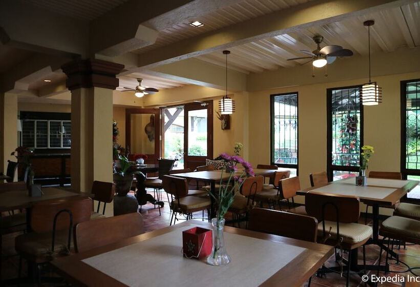 مبيت وإفطار Ronamar Apartelle