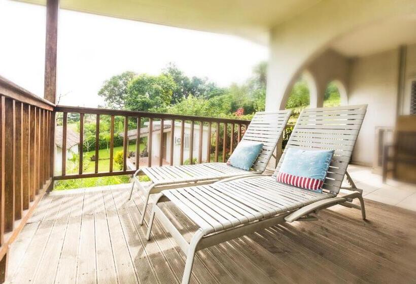 تختخواب و صبحانه Room With A View & Apartment Style