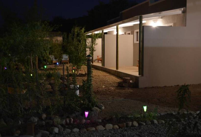 مبيت وإفطار Travellers Rest