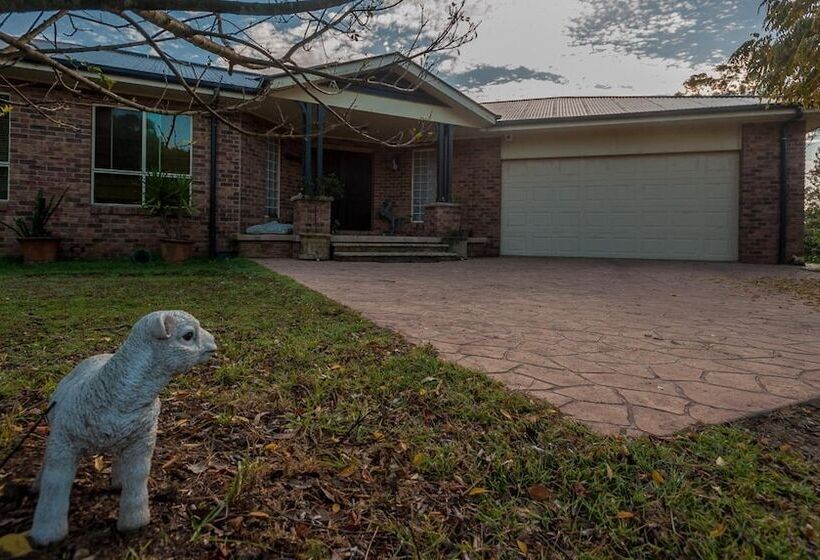 Fullcircle Farm Bed & Breakfast