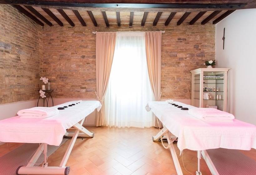 مسافرخانه Palazzo Gentili