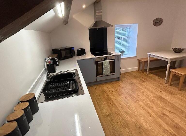 客栈  Grapes Hotel, Bar & Restaurant Snowdonia Nr Zip World