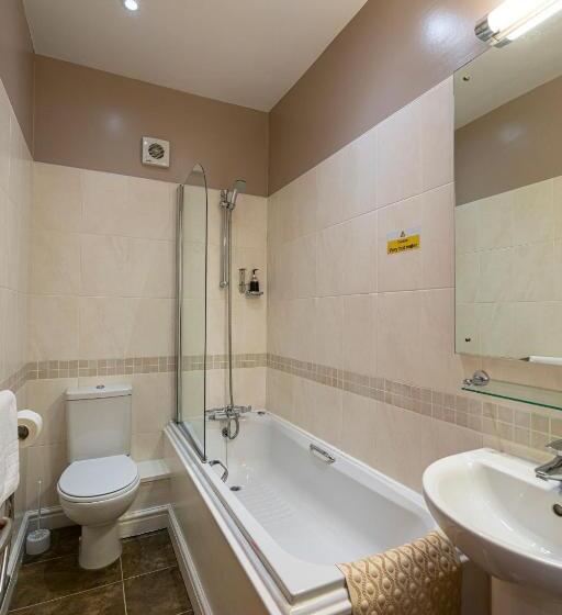 客栈  Grapes Hotel, Bar & Restaurant Snowdonia Nr Zip World