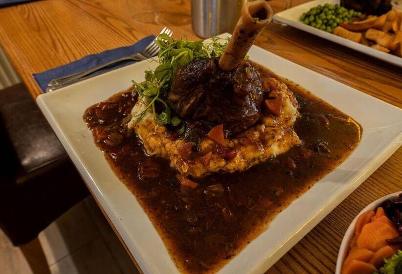 客栈  Grapes Hotel, Bar & Restaurant Snowdonia Nr Zip World