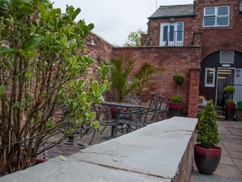 簡易ホテル The White Mare