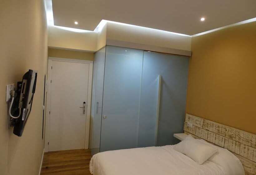 مسافرخانه Urban Burgos