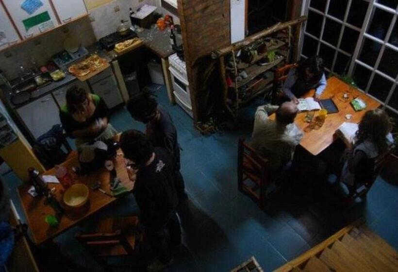 Hostel Aves Del Lago
