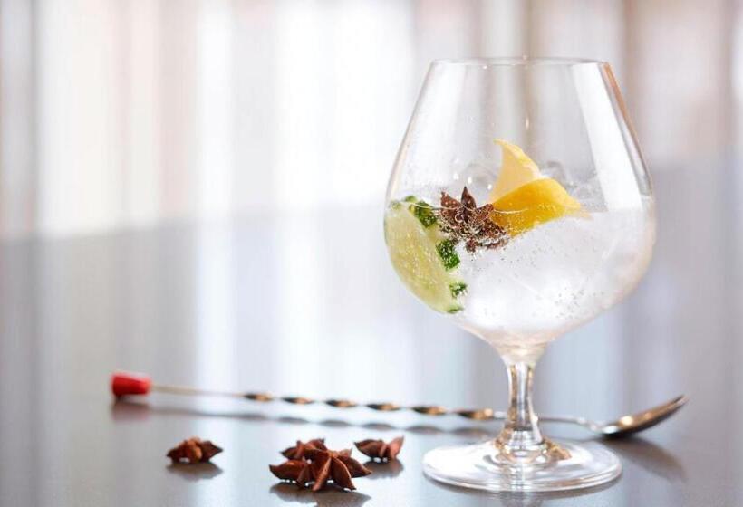 Ac Hotel By Marriott Minneapolis Downtown