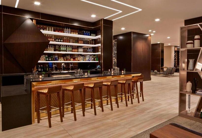 Ac Hotel By Marriott Minneapolis Downtown