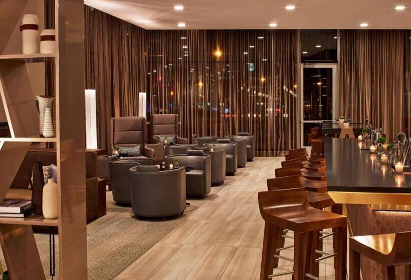 Ac Hotel By Marriott Minneapolis Downtown