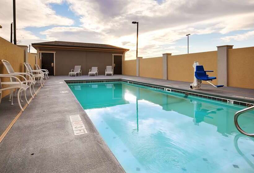 호텔 Best Western Plus Lonestar Inn & Suites