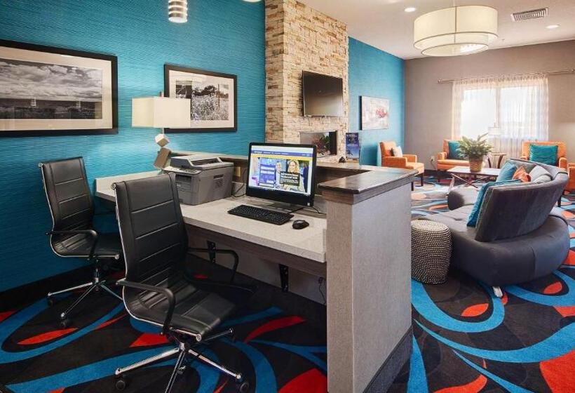 호텔 Best Western Plus Lonestar Inn & Suites