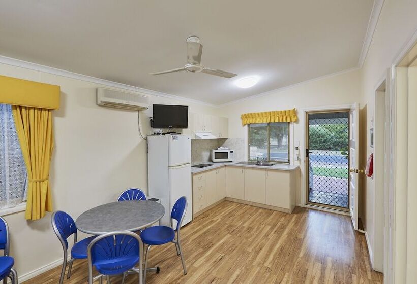 هتل Big4 Breeze Holiday Parks   Busselton