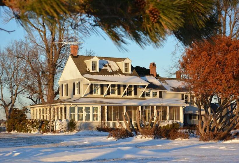 ホテル Black Walnut Point Inn