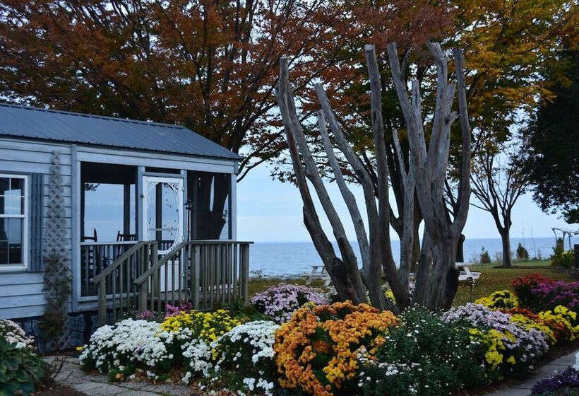 ホテル Black Walnut Point Inn