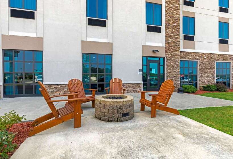 فندق Comfort Inn & Suites East Ellijay