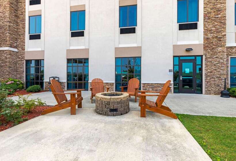 فندق Comfort Inn & Suites East Ellijay