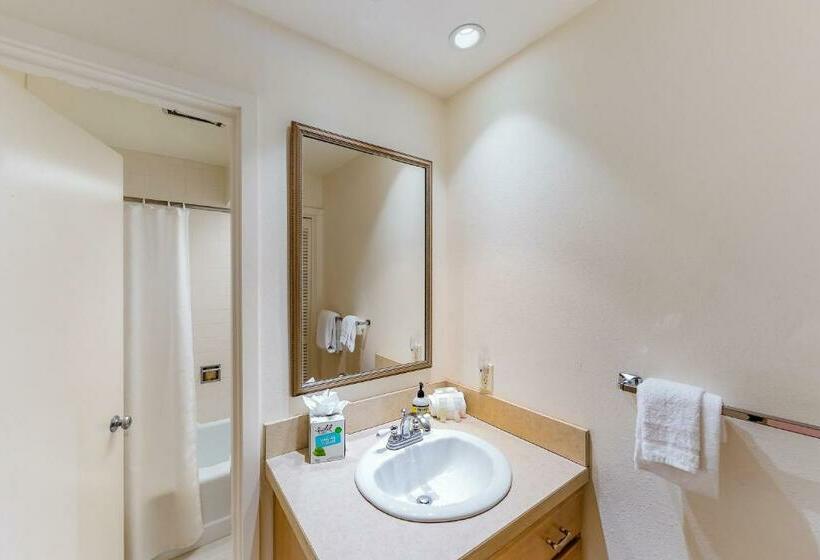 בית מלון כפרי Cottonwood By Resortquest