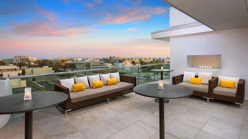 فندق Courtyard By Marriott Santa Monica