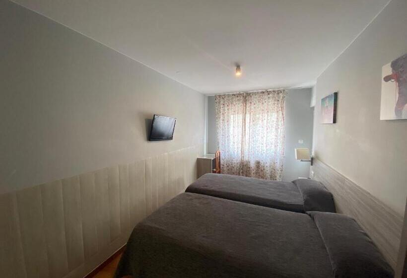 Отель Dpcristal