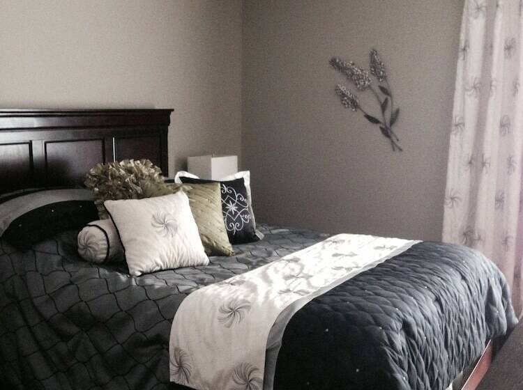 هتل Driftwood Heights Bed & Breakfast