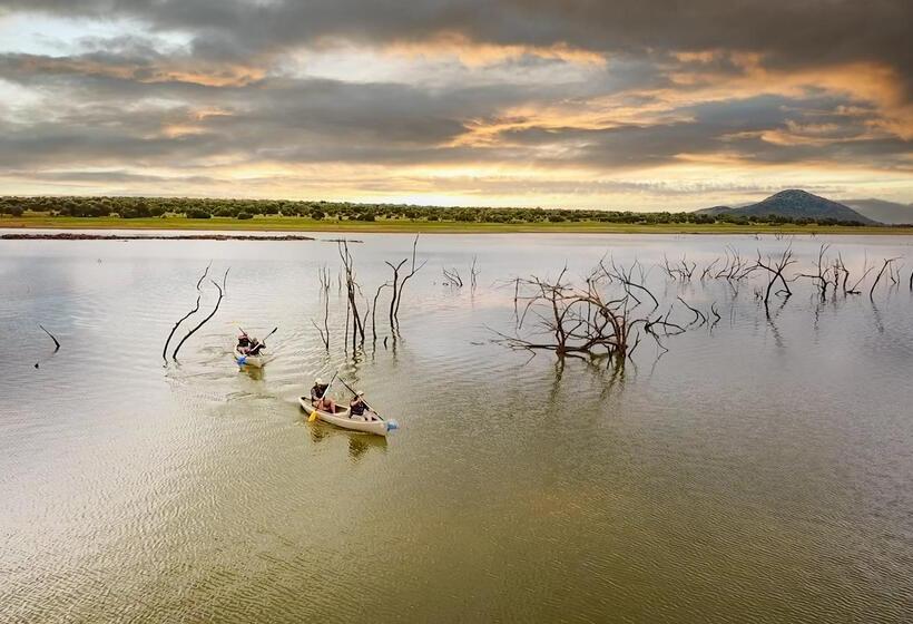 فندق Finfoot Lake Reserve By Dream Resorts