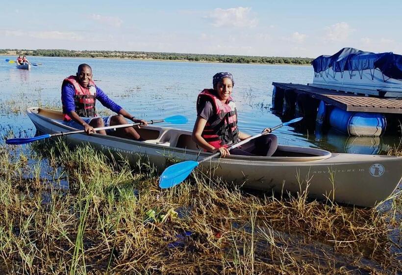 בית מלון כפרי Finfoot Lake Reserve By Dream Resorts