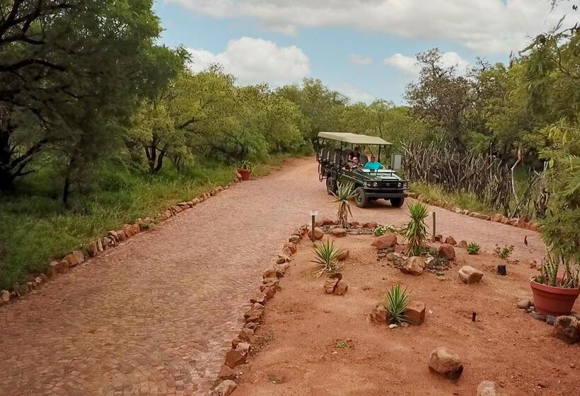 ホテル Finfoot Lake Reserve By Dream Resorts