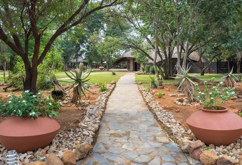 فندق Finfoot Lake Reserve By Dream Resorts