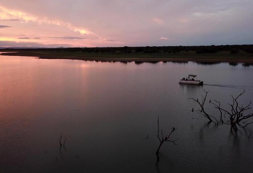 فندق Finfoot Lake Reserve By Dream Resorts