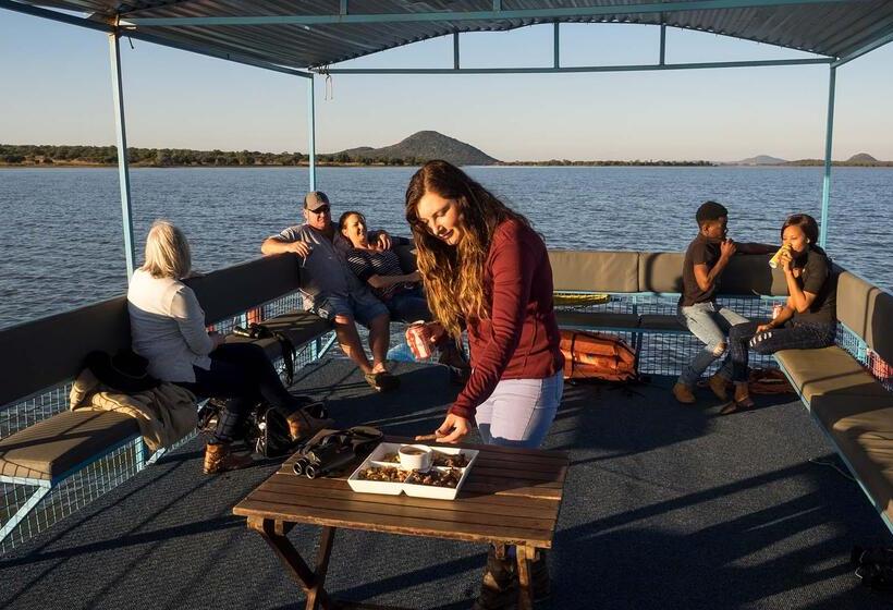 בית מלון כפרי Finfoot Lake Reserve By Dream Resorts