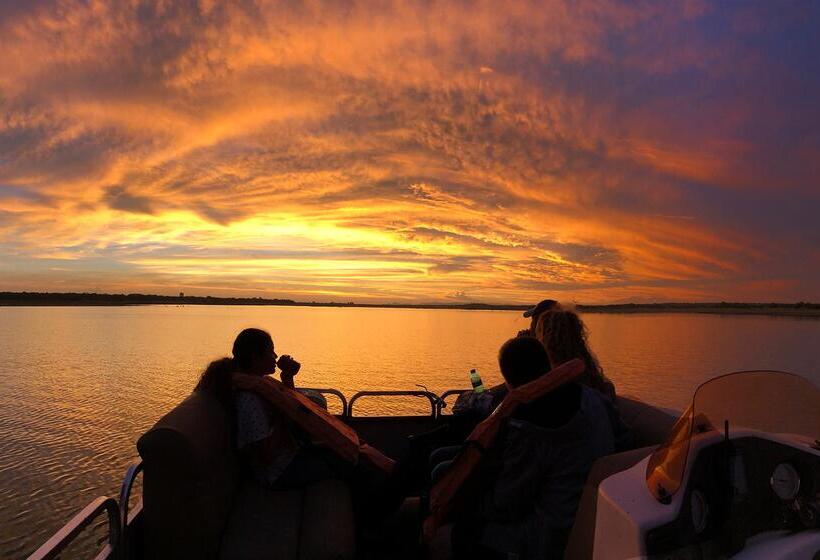 فندق Finfoot Lake Reserve By Dream Resorts