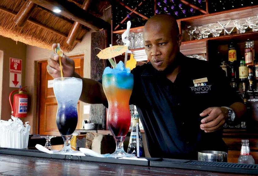 בית מלון כפרי Finfoot Lake Reserve By Dream Resorts