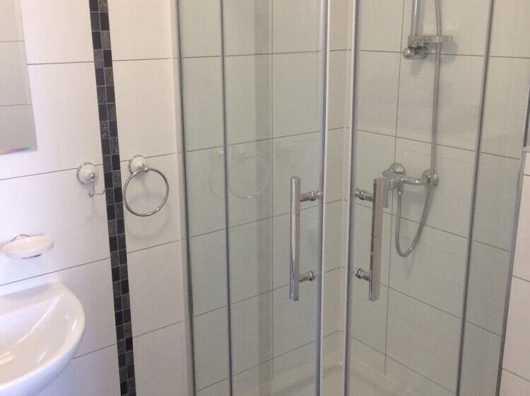 ホテル Gambrinus Dutenhofen