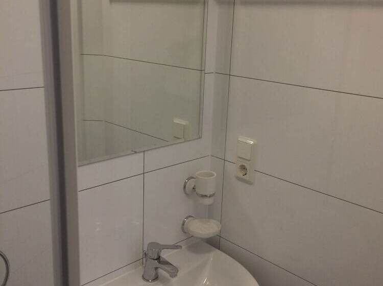 ホテル Gambrinus Dutenhofen