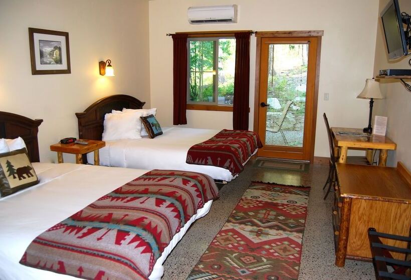 ホテル Glacier Guides Lodge