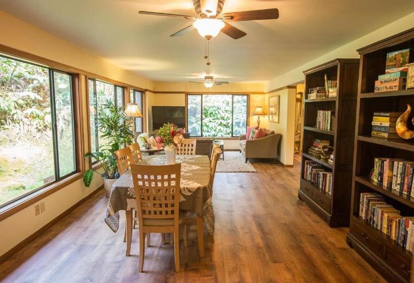 בית מלון כפרי Hale Mauna Loa