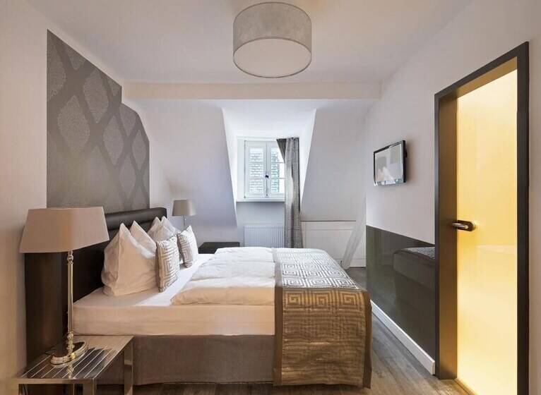 هتل Haus Am Huhnerdieb