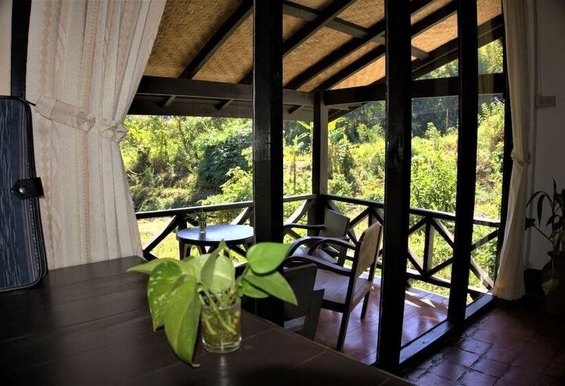 Отель Hillside Nature Lifestyle Lodge