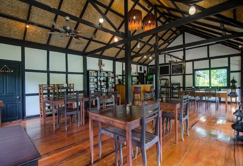 Отель Hillside Nature Lifestyle Lodge