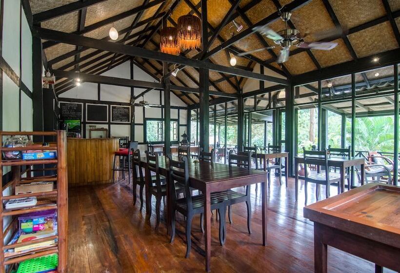 Отель Hillside Nature Lifestyle Lodge