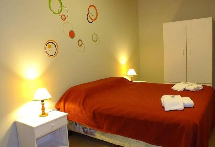 هتل Hostal Amalaya