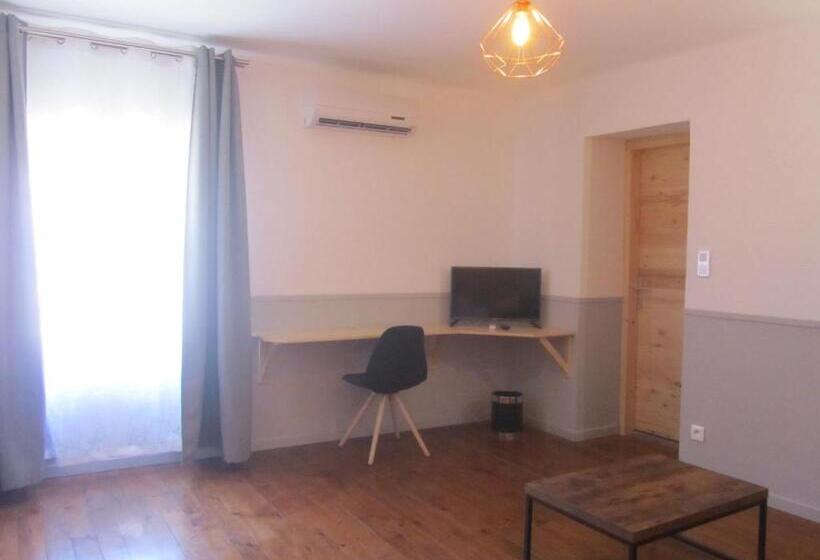 호텔 Hôtel Restaurant Le Saint Marc