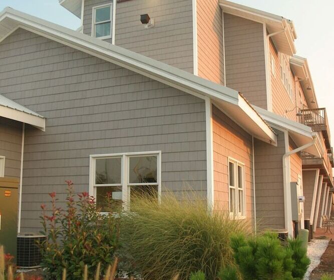 فندق Knapps Narrows Marina & Inn