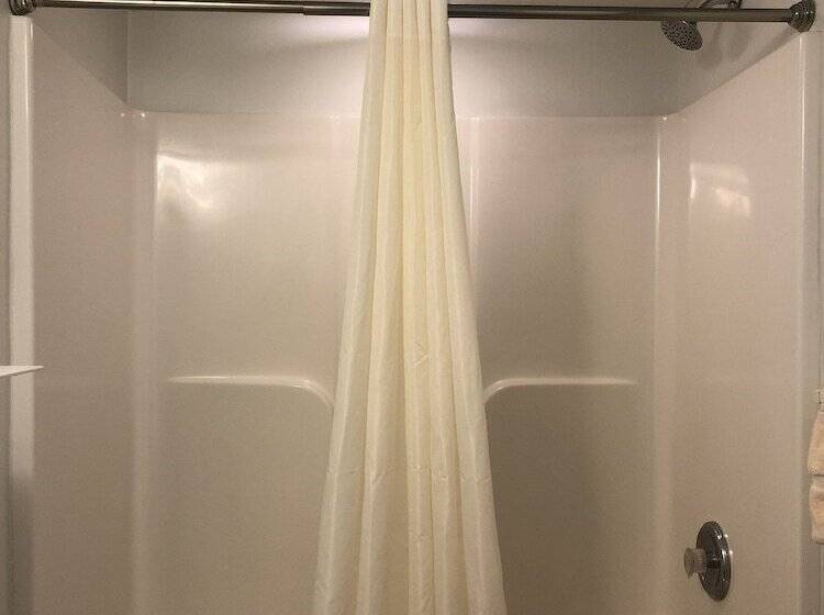 فندق Knapps Narrows Marina & Inn