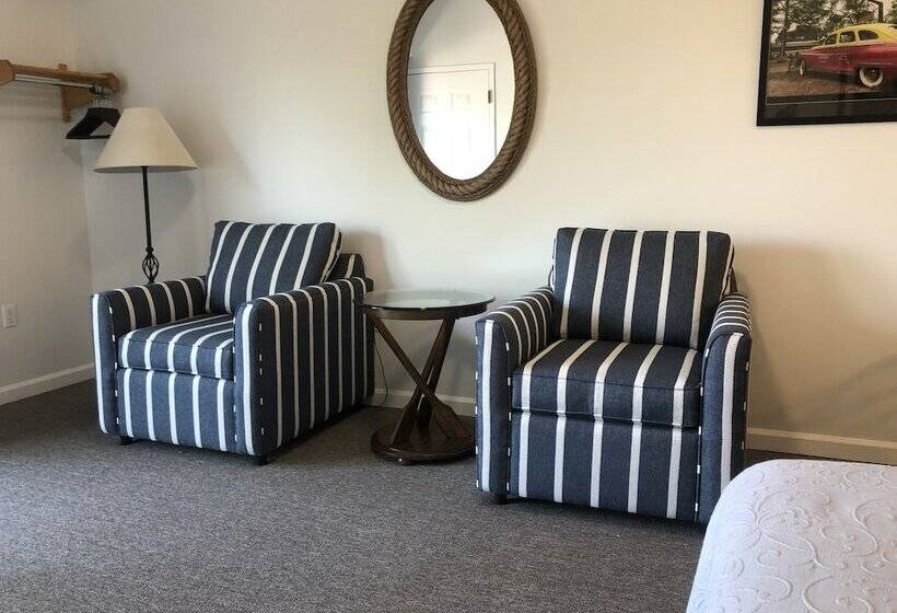 فندق Knapps Narrows Marina & Inn