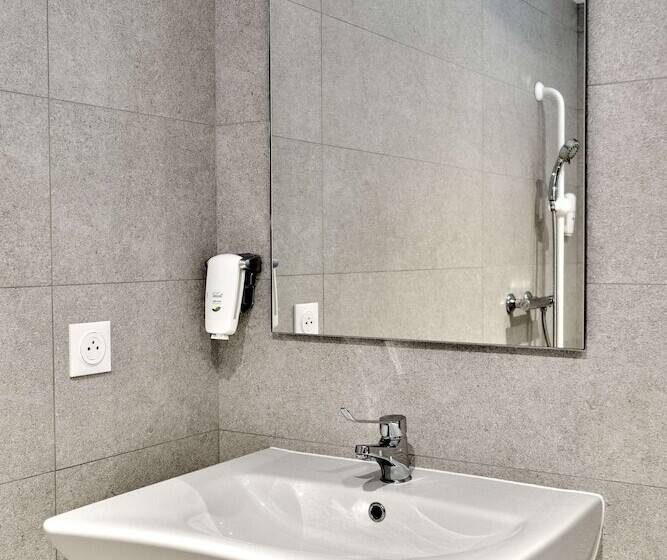 ホテル Kyriad Direct Nevers Nord  Varennes Vauzelles